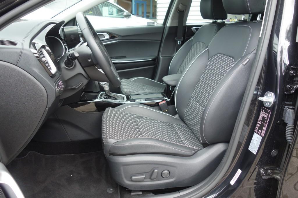Kia CEED 1.6 GDI PHEV DYN+L, All Season, Stoelpakket, Winter, 77 km/l, Gebruikt, Huisgarantie, Met garantie (alle)
