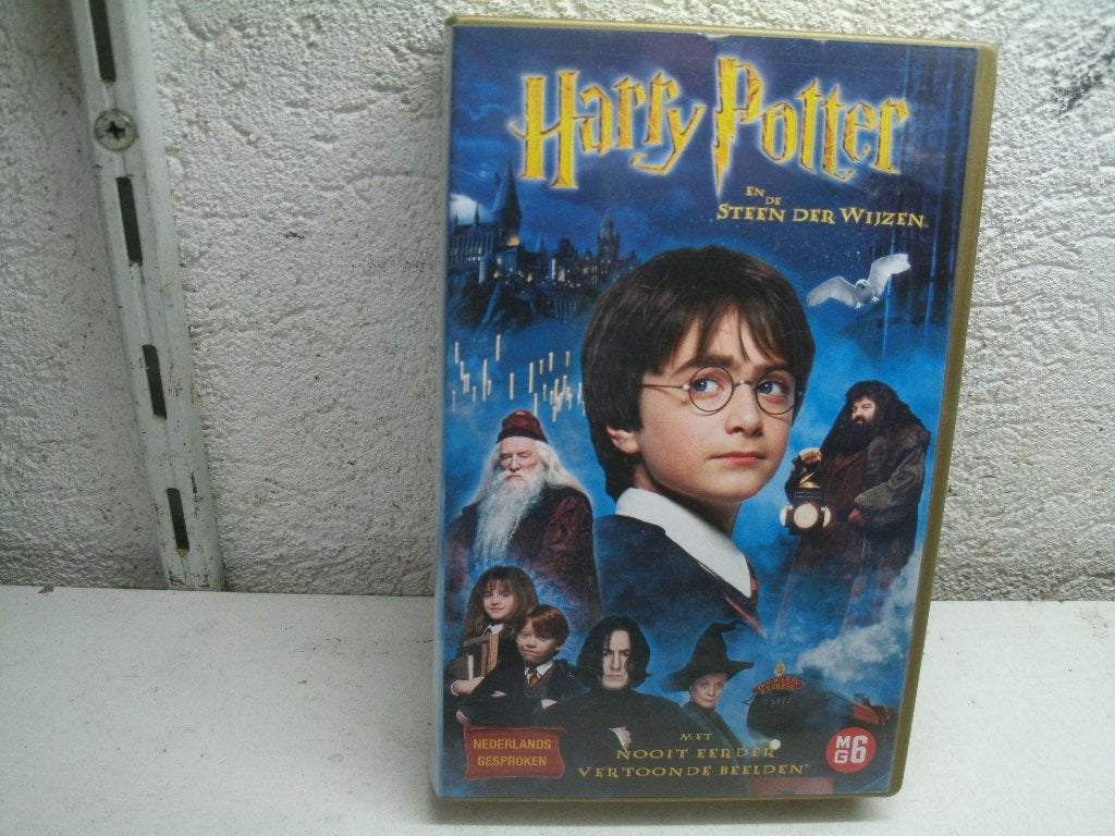 vhs 166a harry potter en de steen der wijzen, Cd's en Dvd's, Ophalen of Verzenden, Zo goed als nieuw, Science Fiction en Fantasy