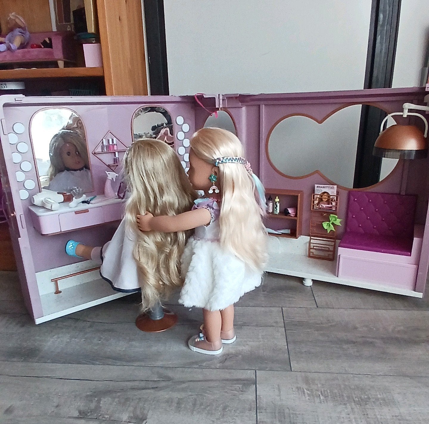 kapsalon our generation ook voor American girl doll, Ophalen, Zo goed als nieuw, Overige typen