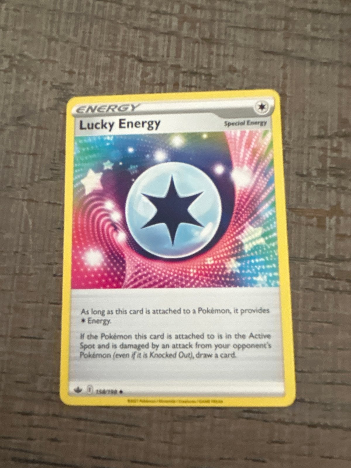 Pokémon TCG: Lucky Energy (158/198) Special Energy Kaart, Hobby en Vrije tijd, Ophalen of Verzenden, Zo goed als nieuw, Losse kaart