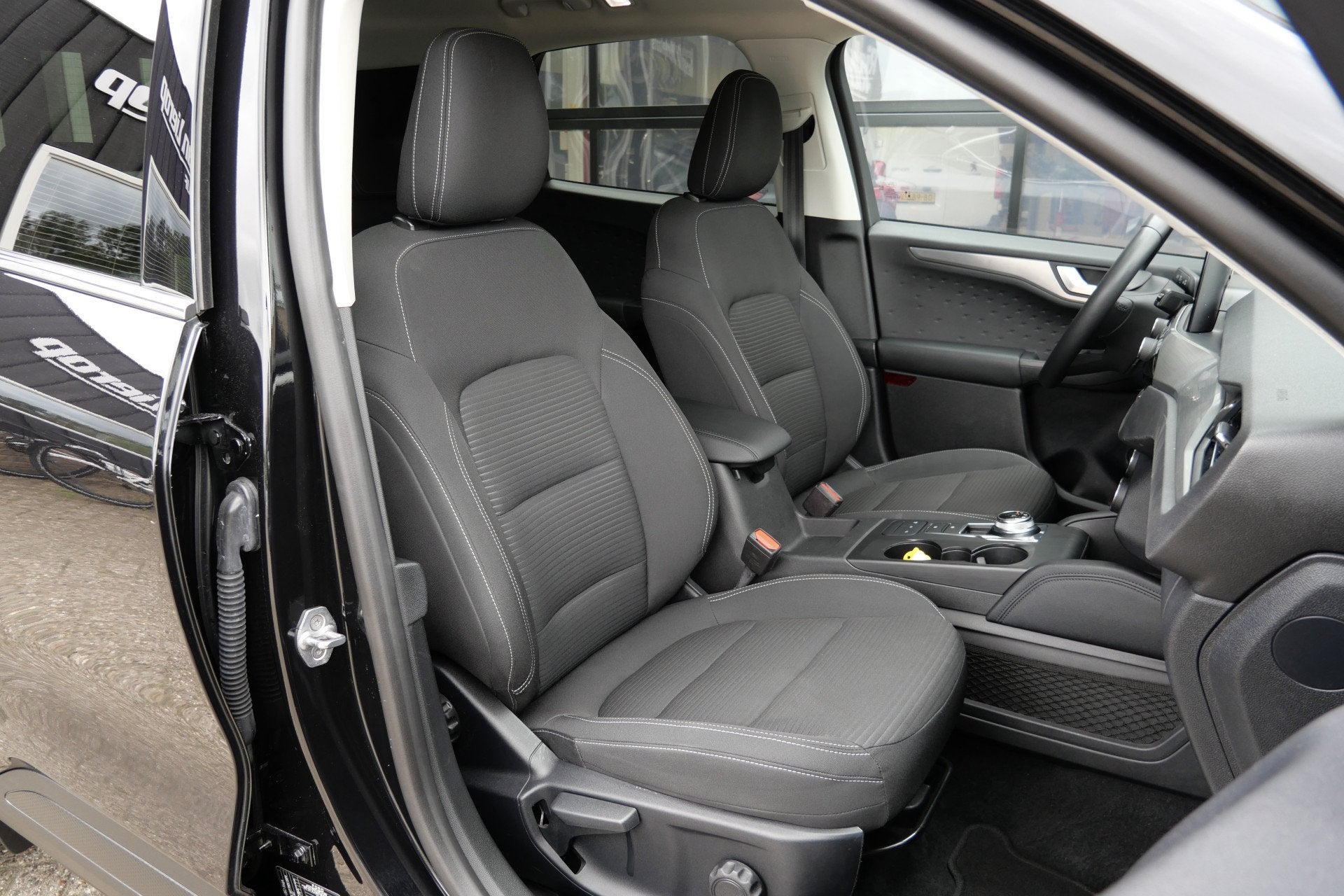 Ford Kuga 2.5 PHEV Titanium | Keyless | Carplay | 18'' | Sto, Auto's, Stof, Gebruikt, 4 cilinders, Zwart
