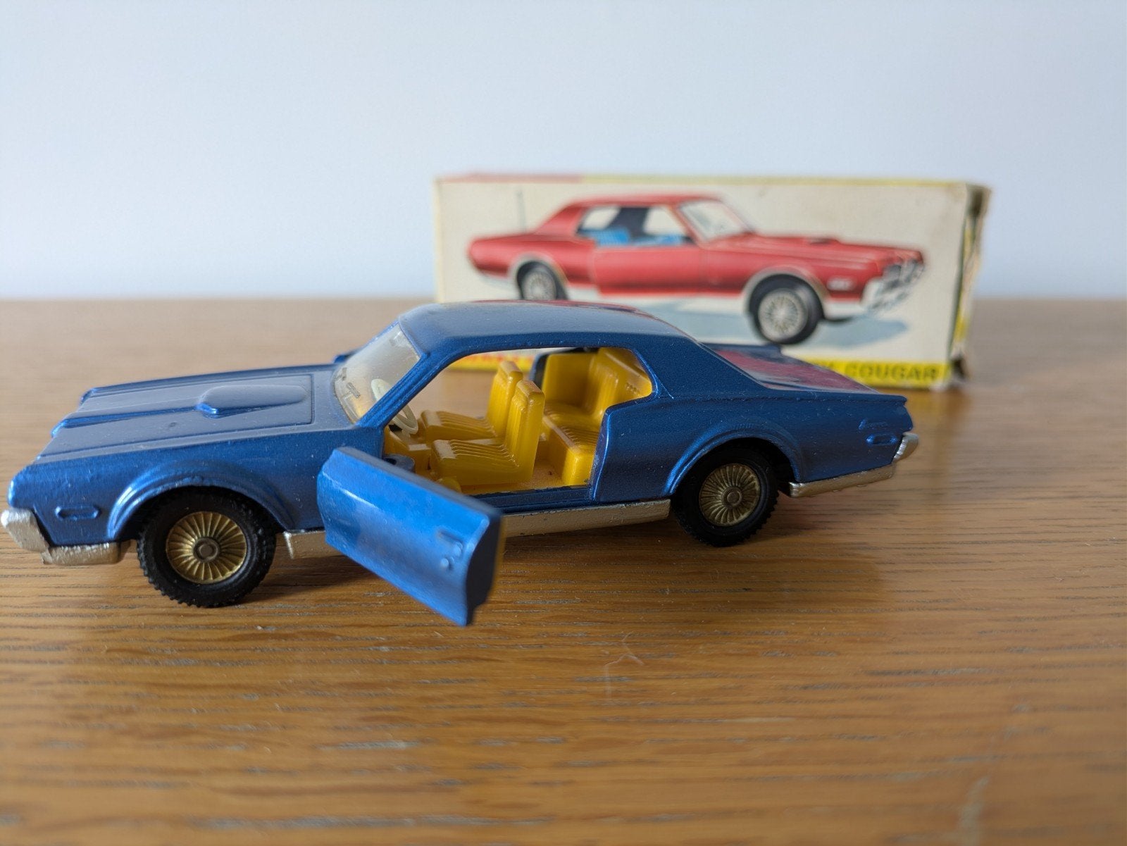 Dinky Toys 174 Ford Mercury Cougar - Blauw met doos, Ophalen of Verzenden, Gebruikt