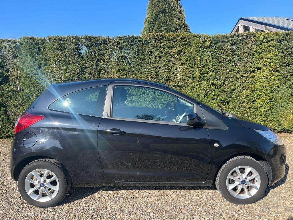 Ford Ka 1.2 69pk 2013 Zwart, Auto's, Ford, Voorwielaandrijving, Euro 5, Stof, 1242 cc