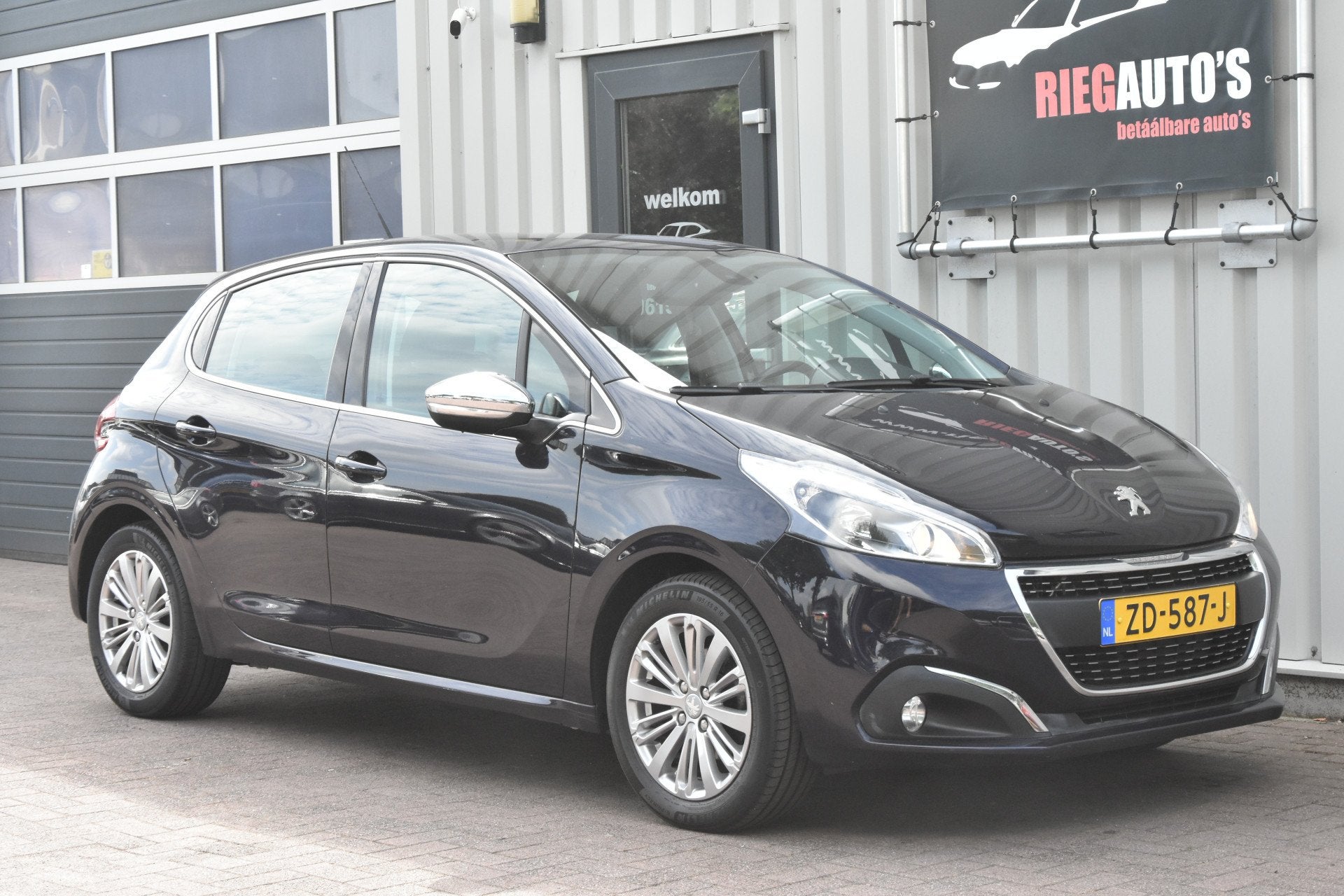 Peugeot 208 1.2 111PK GT-line B.J. 2018! (bj 2018), Voorwielaandrijving, Euro 6, Blauw, 23 km/l