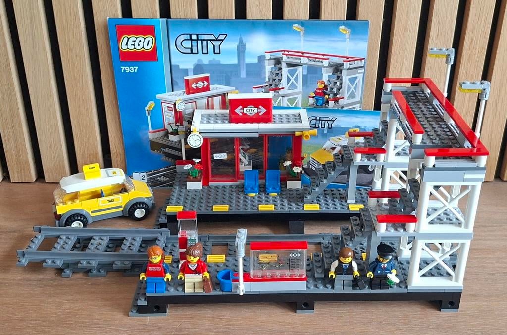 Lego City Treinstation / 7937 compleet, Kinderen en Baby's, Speelgoed | Duplo en Lego, Ophalen of Verzenden, Zo goed als nieuw