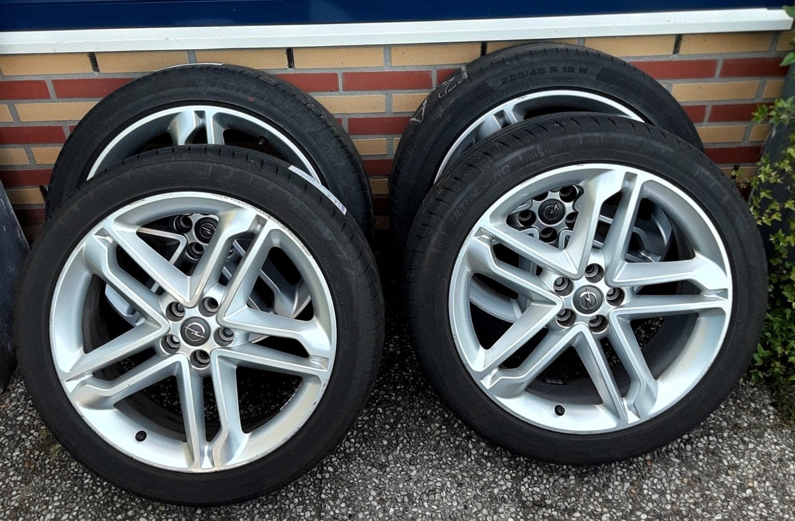 Opel Mokka 19 inch velgen met zomerbanden 225/45 R19, Auto-onderdelen, Banden en Velgen, Gebruikt, Banden en Velgen, Personenwagen