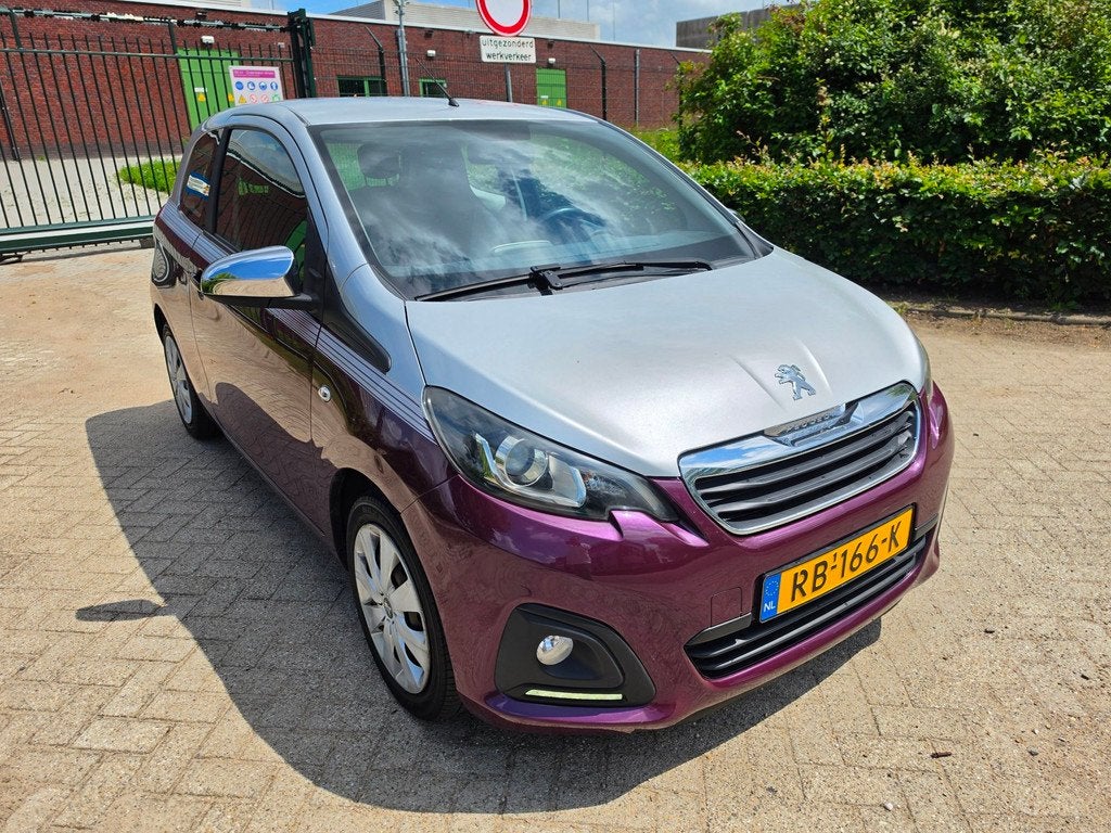 Peugeot 108 1.2 Puretech Allure TWO TONE PDC UNIEK!, Auto's, Peugeot, Voorwielaandrijving, Euro 5, Gebruikt, 840 kg