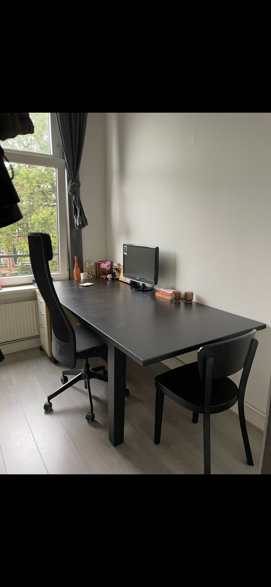 GRATIS Zwart bureau / eettafel (ophalen 23-25 sep), Huis en Inrichting, Ophalen, Gebruikt, Hout, Overige merken