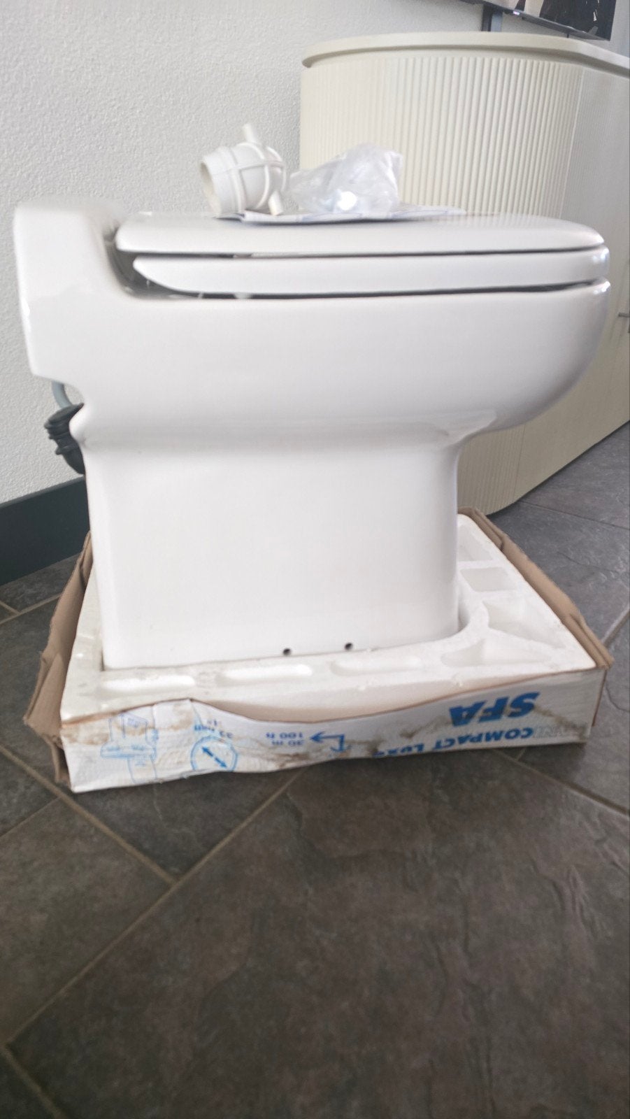 sanicompact LUXE sanibroyeur toilet nieuw staat, Ophalen of Verzenden, Nieuw, Toilet