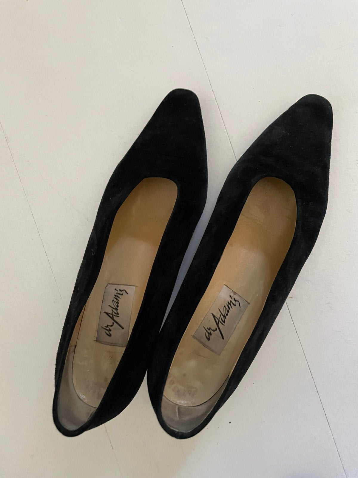 Dr. Adams. Zwarte pump suede. Maat 40, Ophalen of Verzenden, Gedragen, Zwart