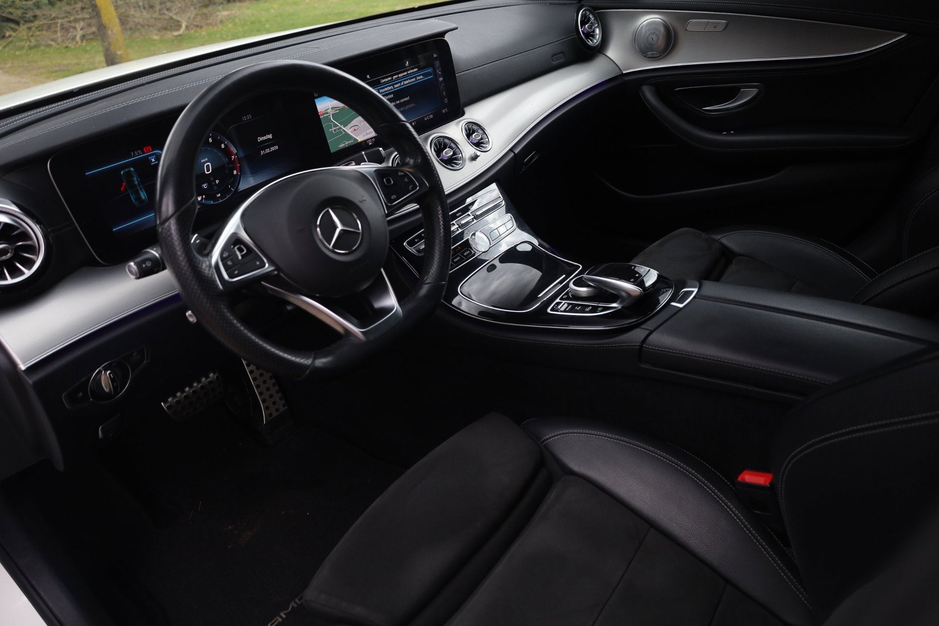 Mercedes-Benz E-klasse 200 Prestige Aut. | 43-AMG Uitgevoerd, Auto's, Automaat, Achterwielaandrijving, Gebruikt, 4 cilinders