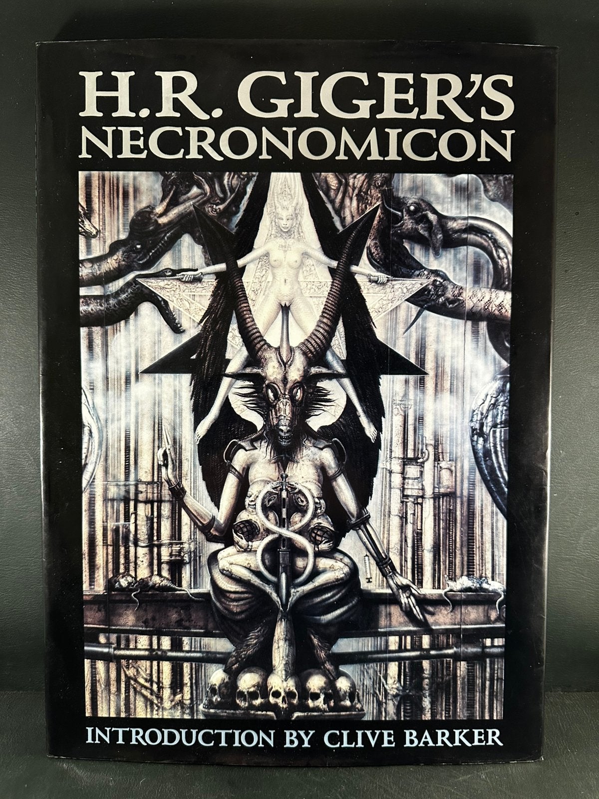 H.R. Giger’s Necronomicon first u.s. edition, Ophalen of Verzenden, Zo goed als nieuw, Overige onderwerpen