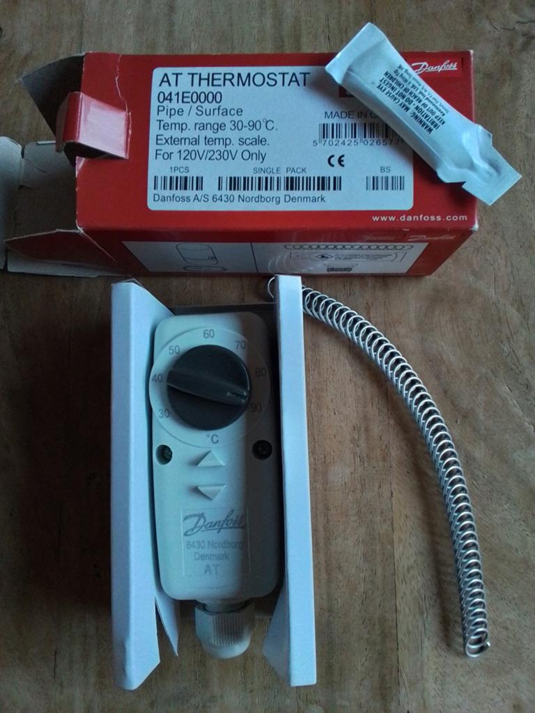 Danfoss AT 041E0000 aanlegthermostaat, Ophalen of Verzenden, Nieuw