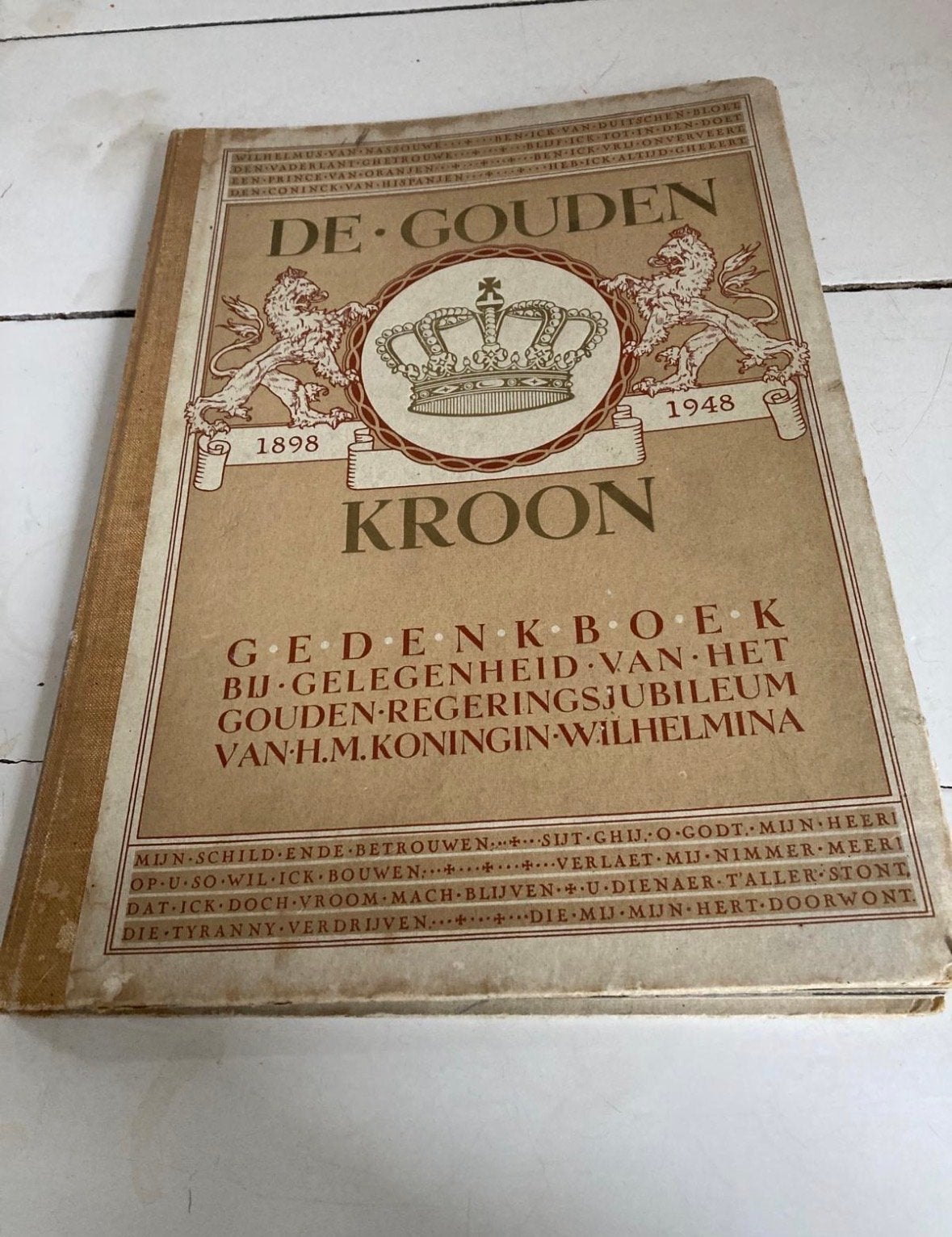 Gedenkboek Gouden Regeringsjubileum Koningin Wilhelmina, Ophalen of Verzenden, 20e eeuw of later, Gelezen