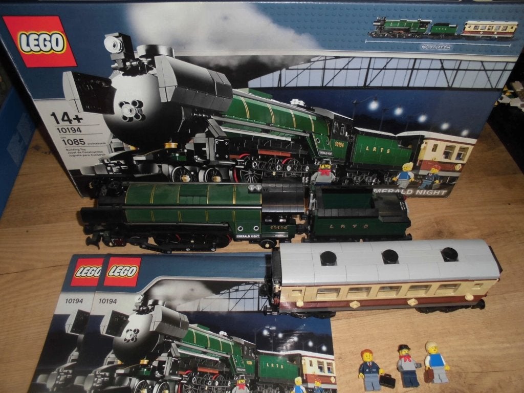 Lego 10194 Emerald Night met baan, Verzenden, Lego, Zo goed als nieuw, Compleet