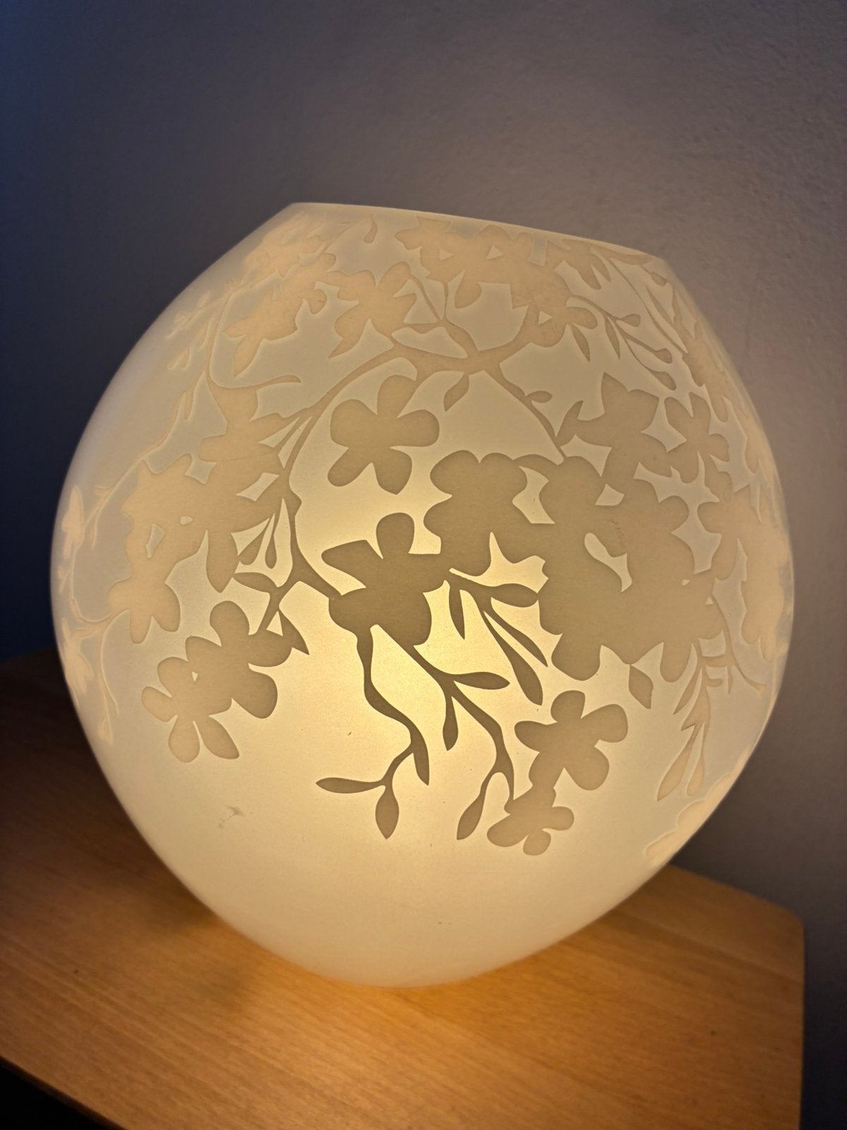 IKEA Glazen Tafellamp Bloemen | Sfeervol Licht, Ophalen, Zo goed als nieuw, IKEA, Met schakelaar