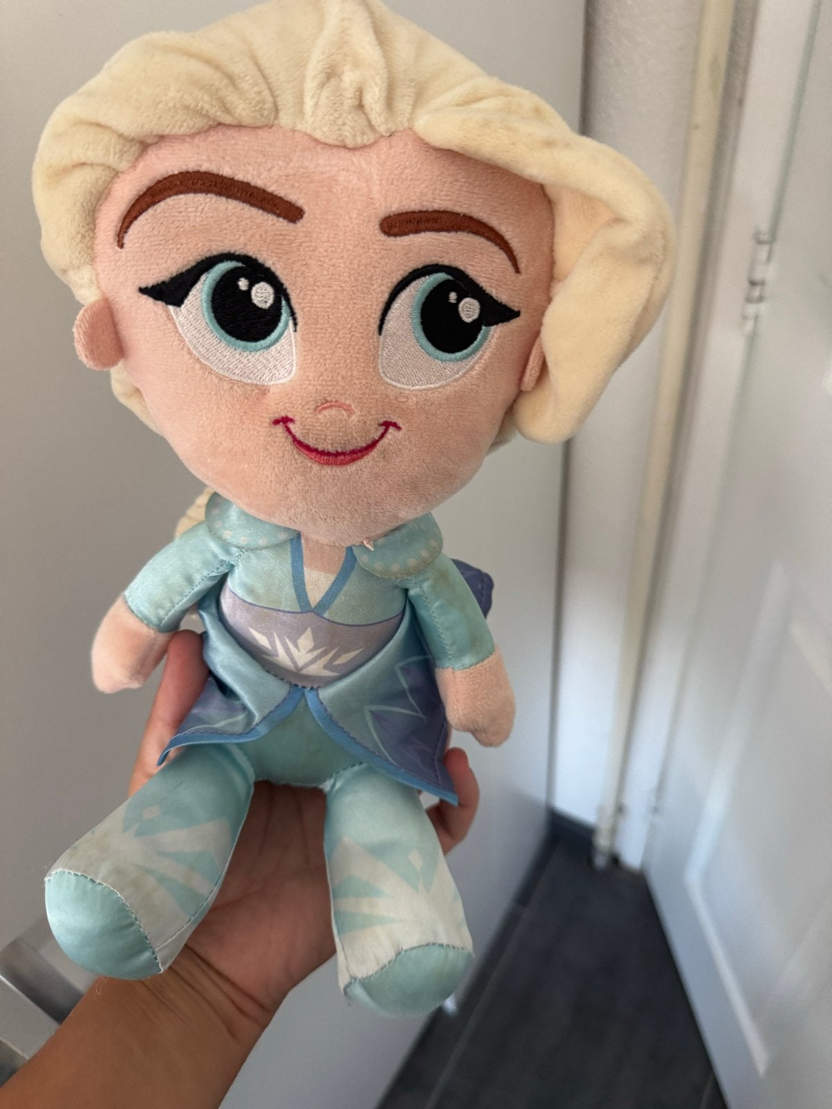 Disney Frozen Elsa knuffel - Zo goed als nieuw, Disney, Overige typen, Blauw, Ophalen of Verzenden