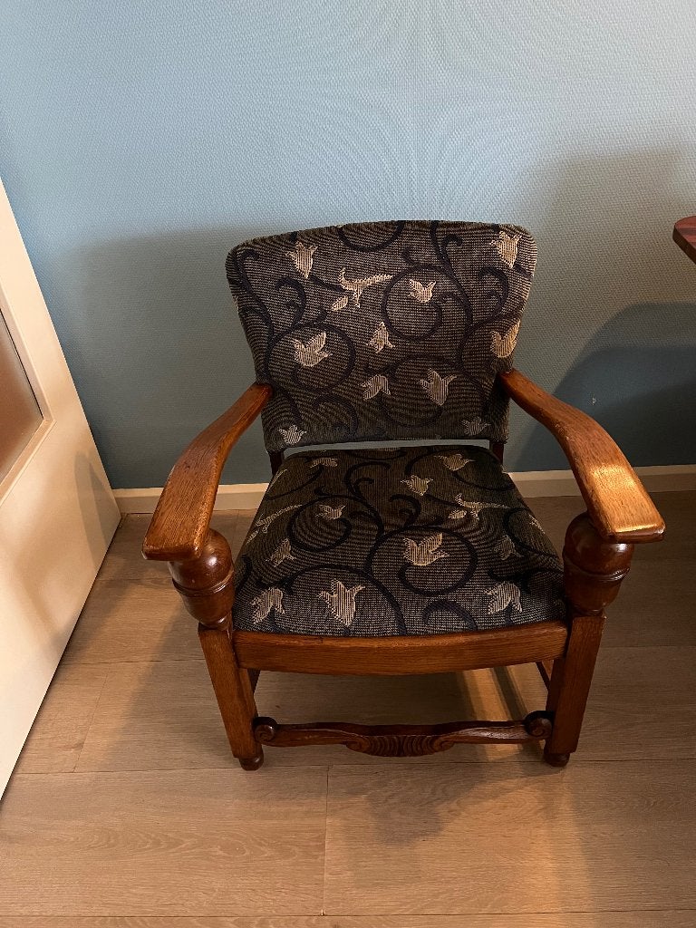 Bijzondere fauteuil met nieuwe bekleding, Ophalen, Minder dan 75 cm, Zo goed als nieuw, Stof