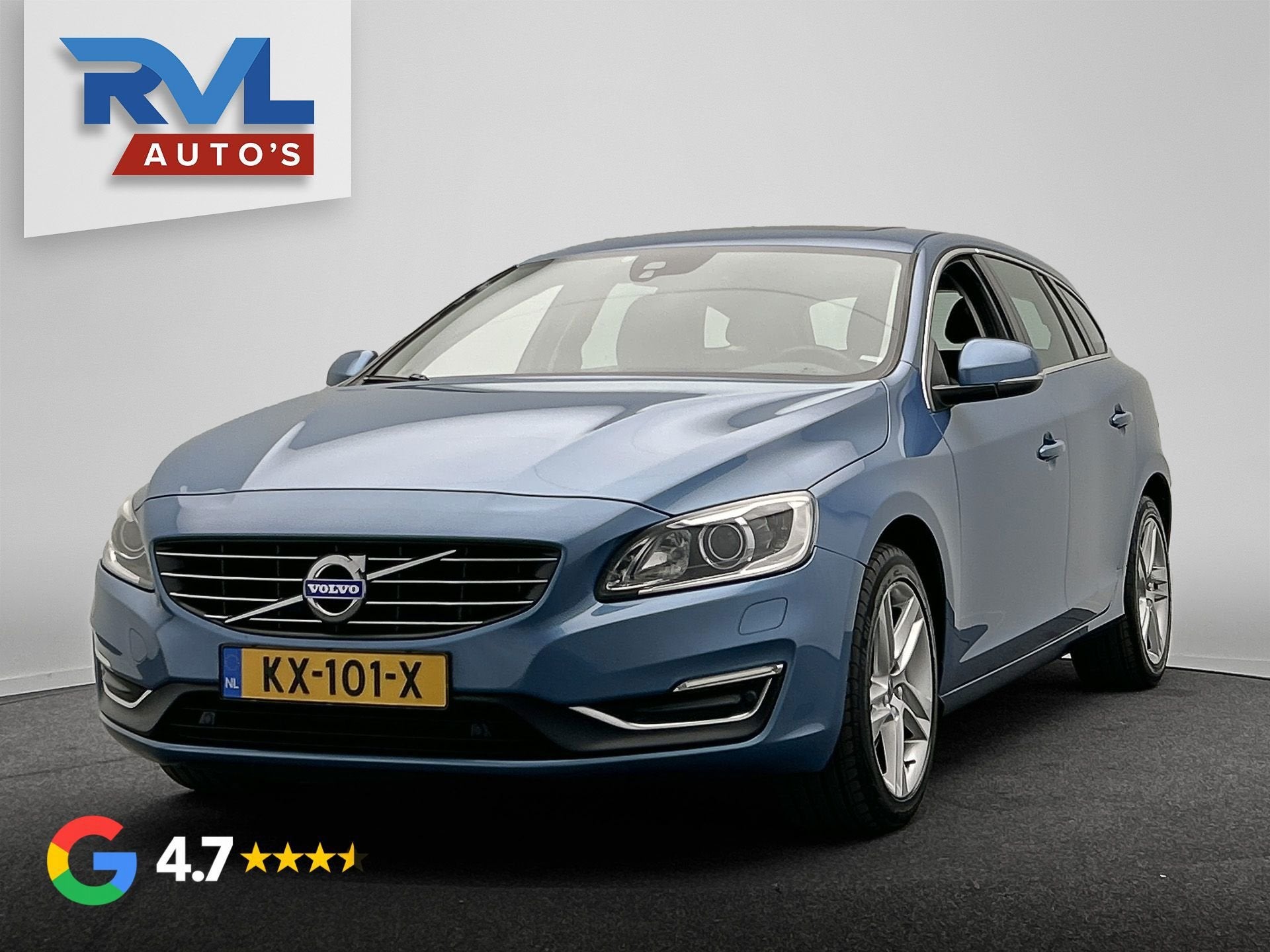 Volvo V60 1.5 T2 Summum | Origineel NL | Pano/dak | Trekhaak, 4 cilinders, Blauw, 122 pk, Onderhoudsboekje