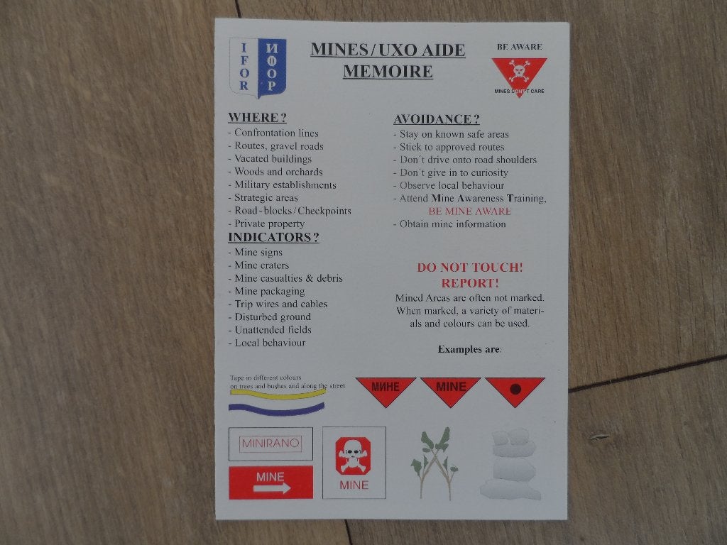 IFOR MINES / UXO AIDE MEMOIRE (IK), Verzamelen, Militaria | Algemeen, Ophalen of Verzenden, Landmacht, Nederland