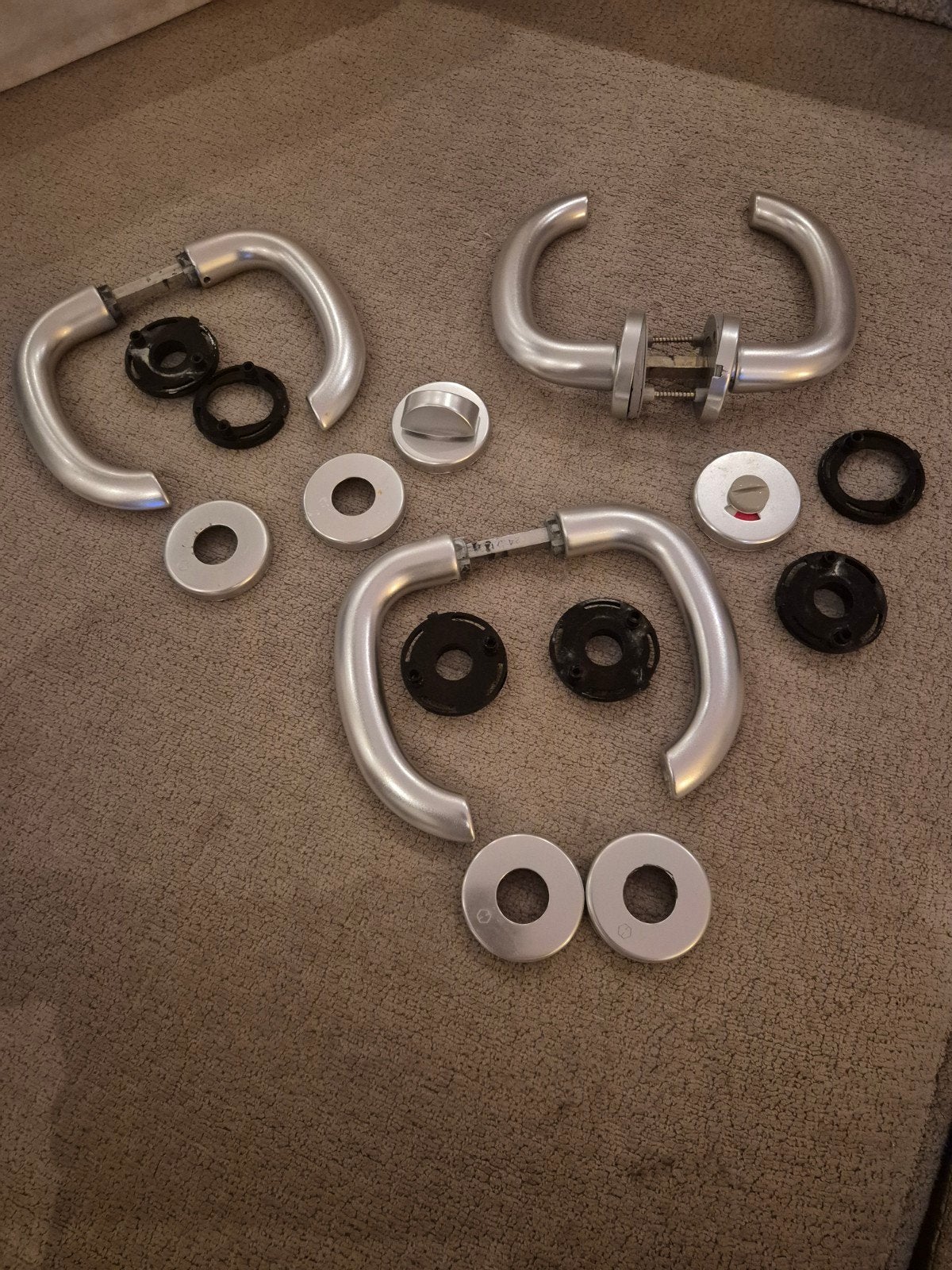 Set van 3 aluminium deurklinken met toebehoren, Ophalen of Verzenden, Gebruikt, Overige materialen, Klink of Kruk