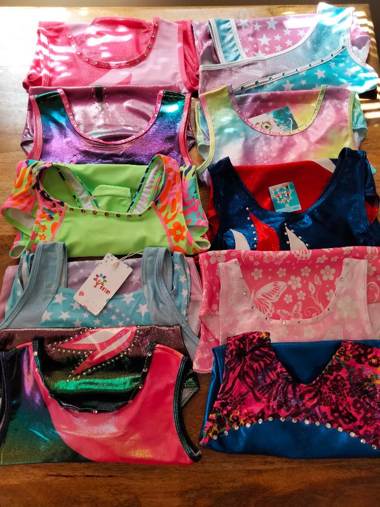 Turnpakjes+turnbroekjes maat 146 diverse modellen 10 euro, Sport en Fitness, Turnen, Turnpak(je), Kindermaat 146 t/m 176, Ophalen of Verzenden