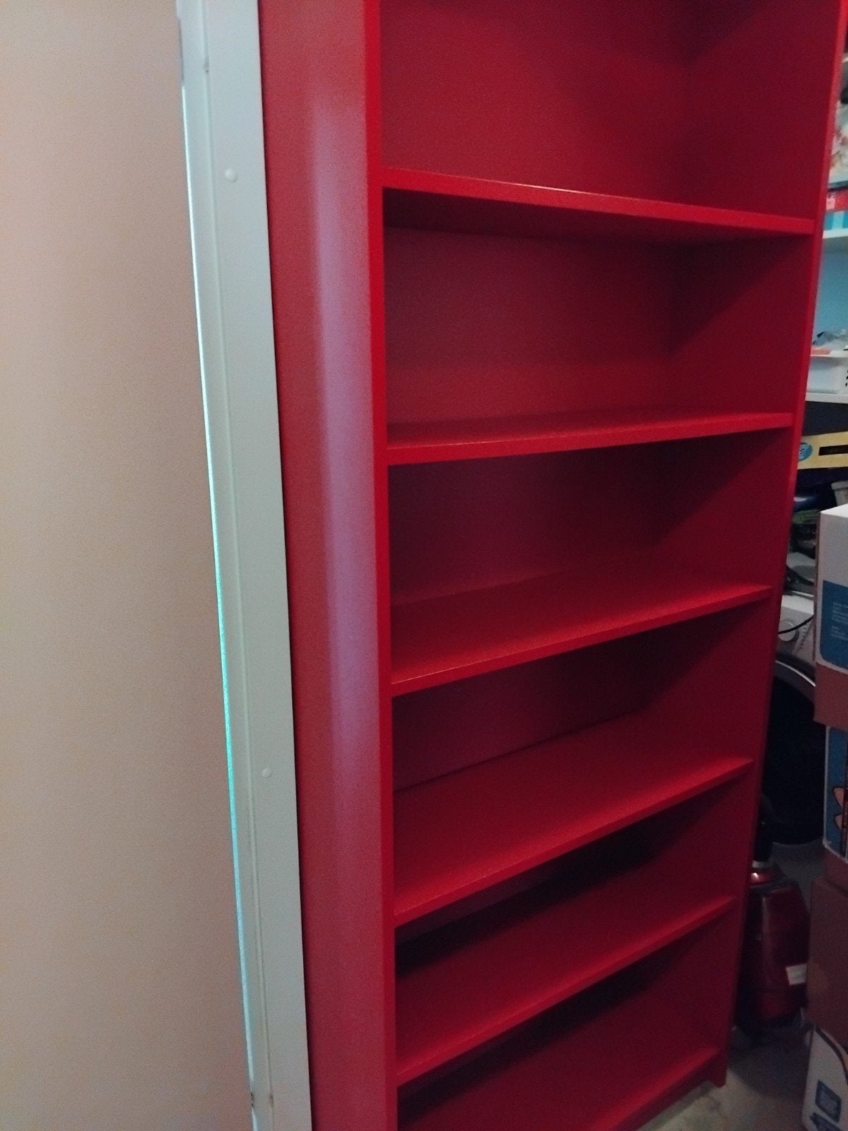 Rode Boekenkast met 6 Planken  € 10 ophalen Assendelft, Huis en Inrichting, Kasten | Boekenkasten, Met plank(en), Zo goed als nieuw