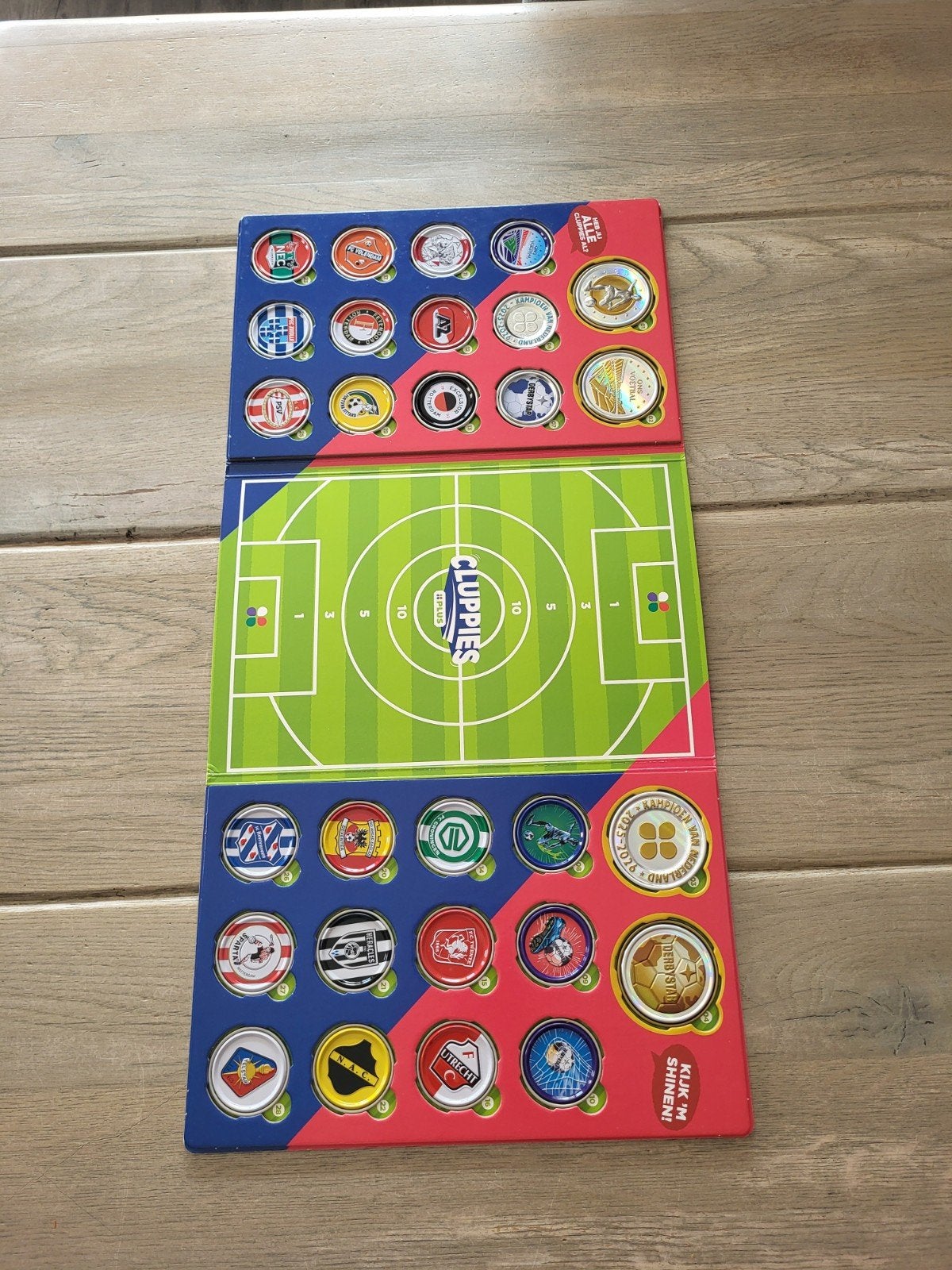 Cluppies Plus Verzamelalbum met 28 Cluppies, Verzamelen, Ophalen of Verzenden, Zo goed als nieuw, Buitenlandse clubs