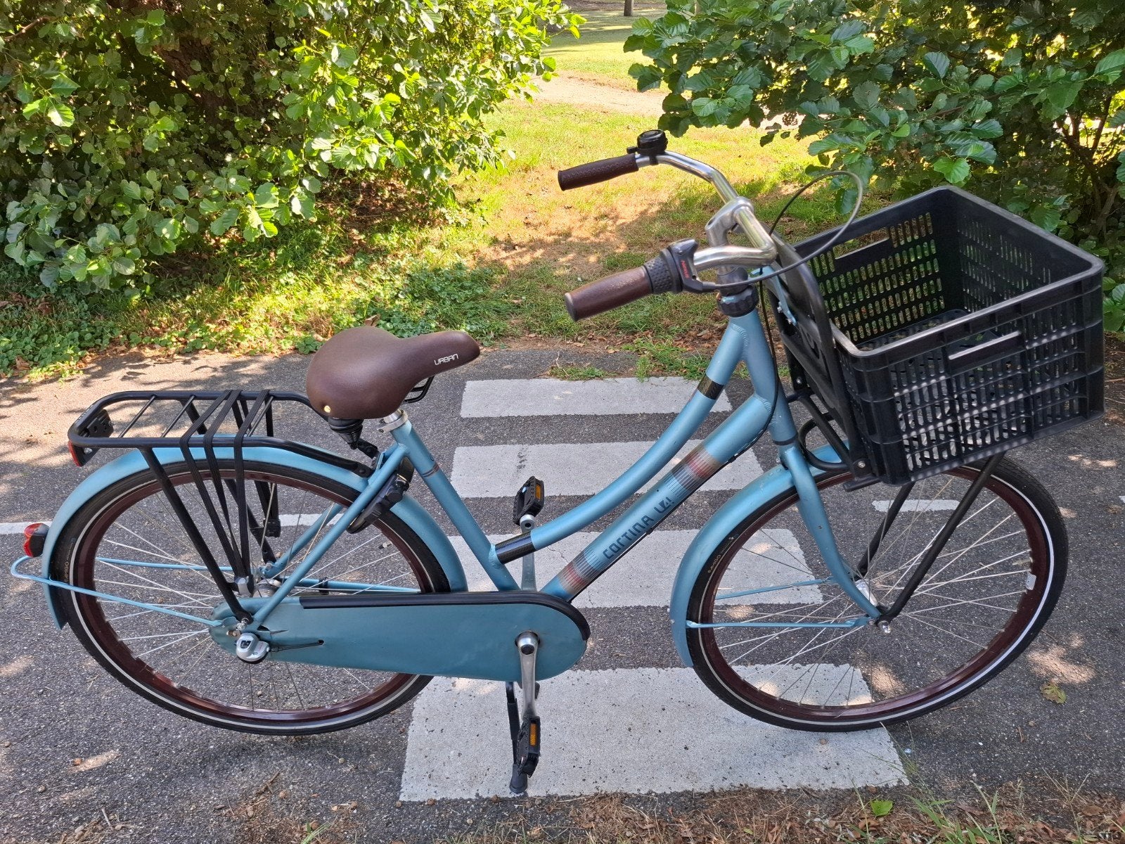 CORTINA U4 DAMESFIETS 50CM, NW BANDEN 28INCH 3 VERSNELLING, Fietsen en Brommers, Fietsen | Meisjes, Terugtraprem, Cortina U4 transportfiets