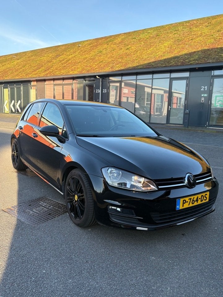 Volkswagen Golf 7 1.2 TSI BLUEMOTION 2013 | NIEUWE APK, Auto's, Voorwielaandrijving, 4 cilinders, 610 kg, Zwart