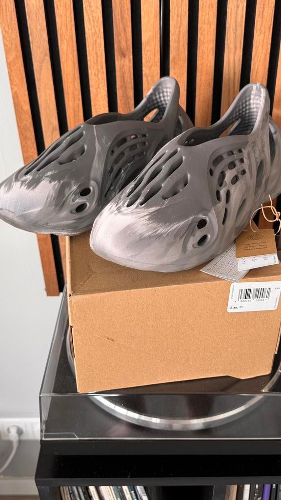 Adidas yeezy foam RNR, Kleding | Heren, Schoenen, Slippers, Verzenden, Zwart, Nieuw