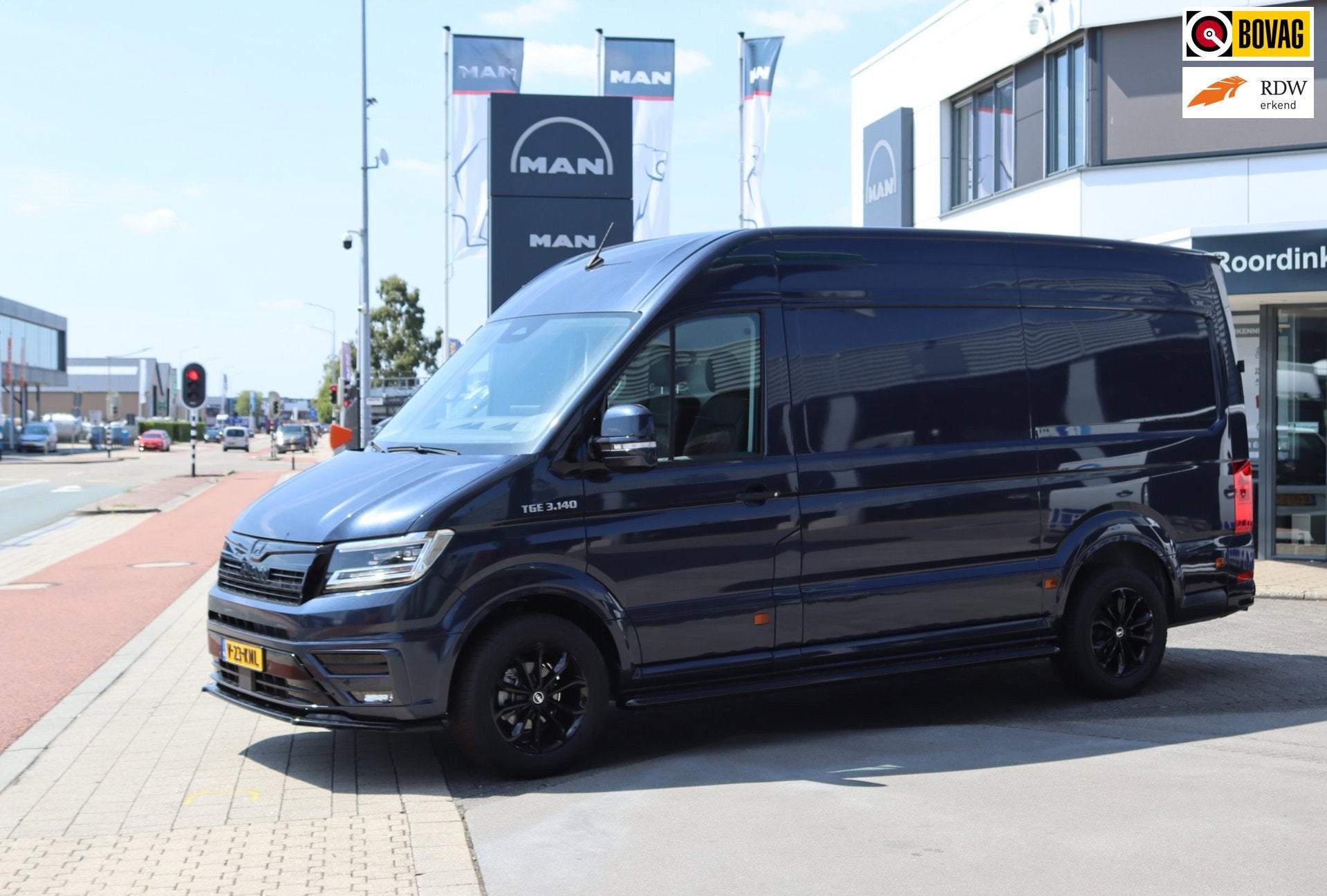 MAN TGE 3.140 L3H3, lederen bekleding, 18" LMV, Volledig in, 4 cilinders, Blauw, Bedrijf, Diesel