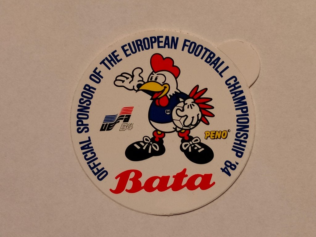 Bata WK voetbal 1984 84 vintage voetbal logo sticker reclame, Ophalen of Verzenden, Gebruikt, Overige typen