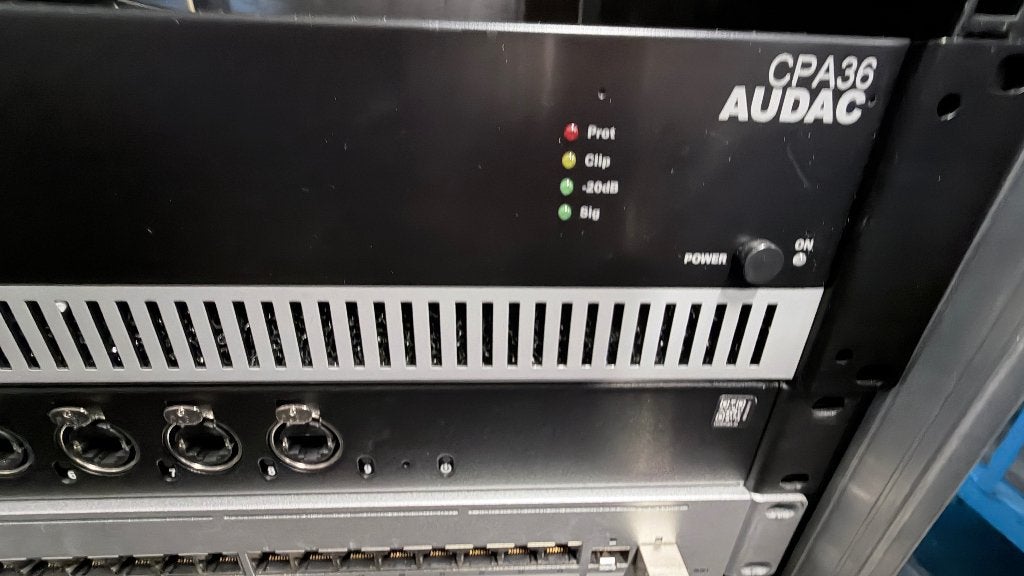Audac CPA36 100V versterker, Overige systemen, Zo goed als nieuw, 120 watt of meer, Ophalen