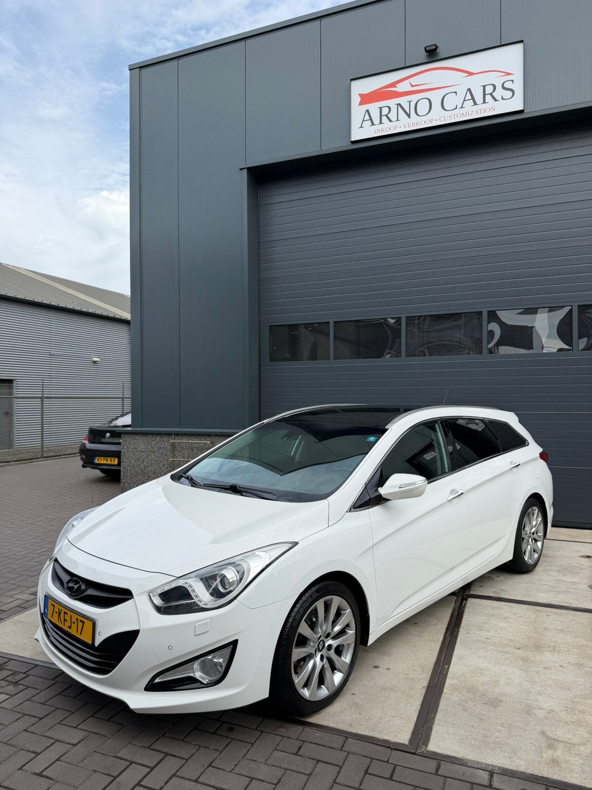 Hyundai i40 2.0 GDI 177PK AUT 2013 Wit - COMPLEET IN ORDE ✅, Auto's, 1416 kg, Zwart, 4 cilinders, 700 kg