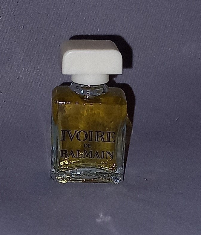Volle parfum mini - Balmain Ivoire, Verzamelen, Parfumverzamelingen, Ophalen of Verzenden, Zo goed als nieuw, Miniatuur, Gevuld