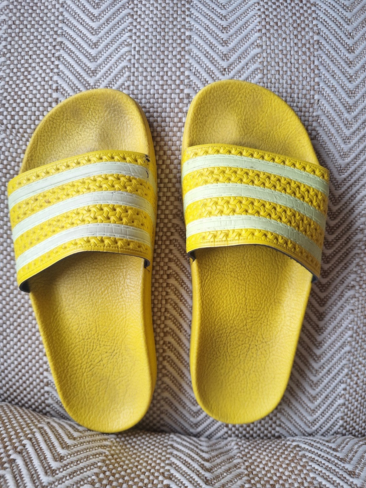 Adidas slippers geel maat 38 (EU), Slippers, Adidas, Geel, Ophalen of Verzenden