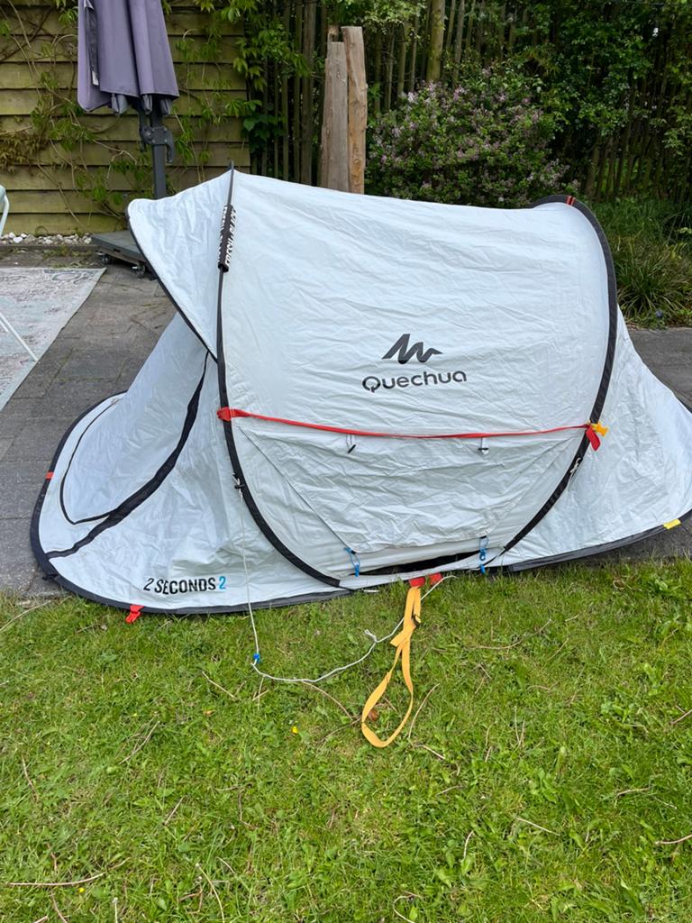 Quechua pop-up 2 seconds fresh and black tent 2 persoons, Caravans en Kamperen, Tenten, Ophalen of Verzenden, Zo goed als nieuw