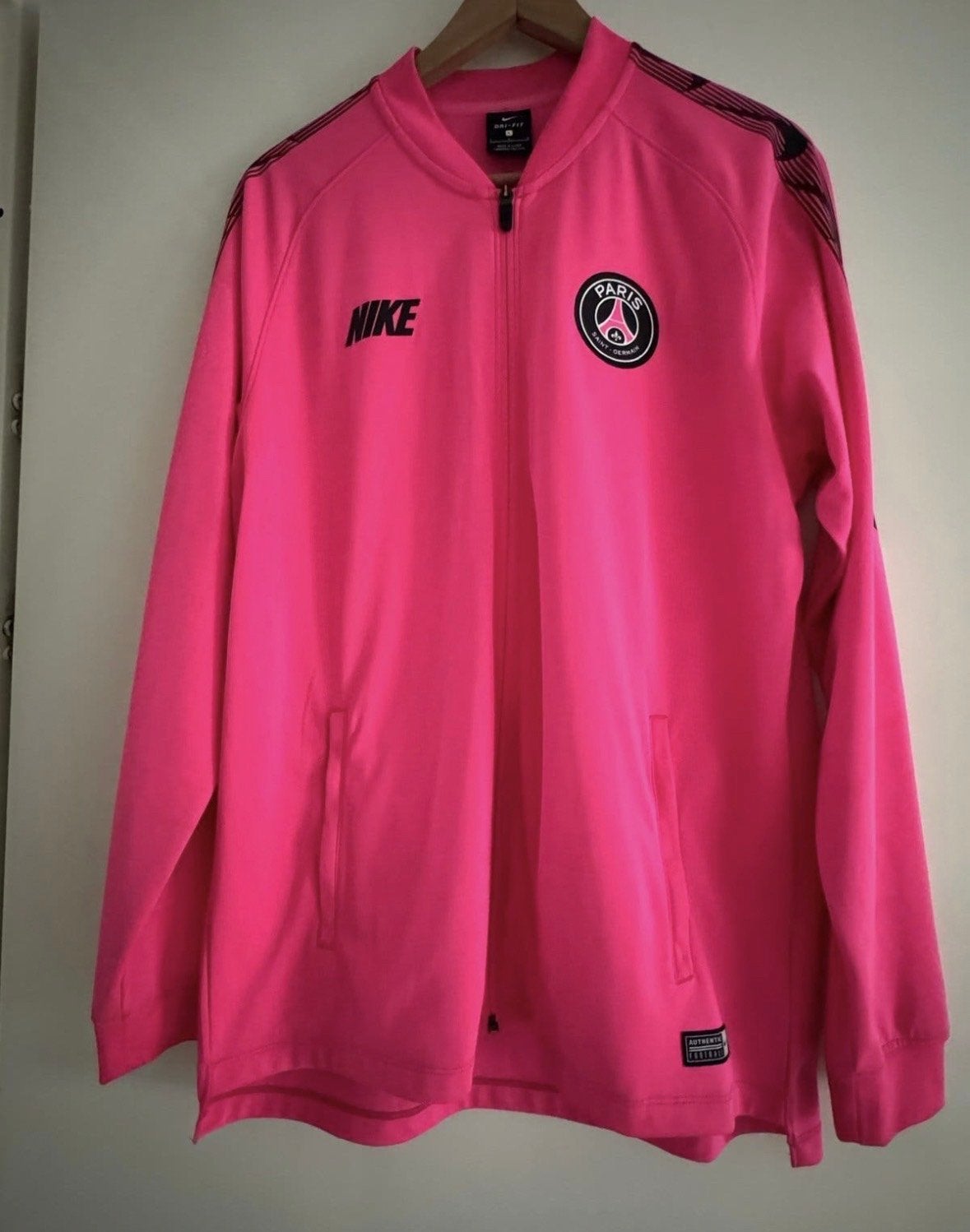 Nieuw Nike Paris Saint-Germain Trainingspak Maat L, Kleding | Dames, Verzenden, Zwart, Nieuw, Maat 42/44 (L)