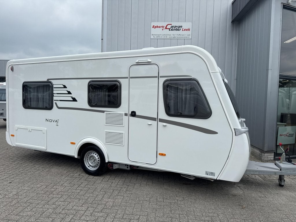 Eriba Nova Light 442 2024 mover/Verona luifel, Caravans en Kamperen, Caravans, Overige typen, Standaardzit, Schokbreker, Bedrijf