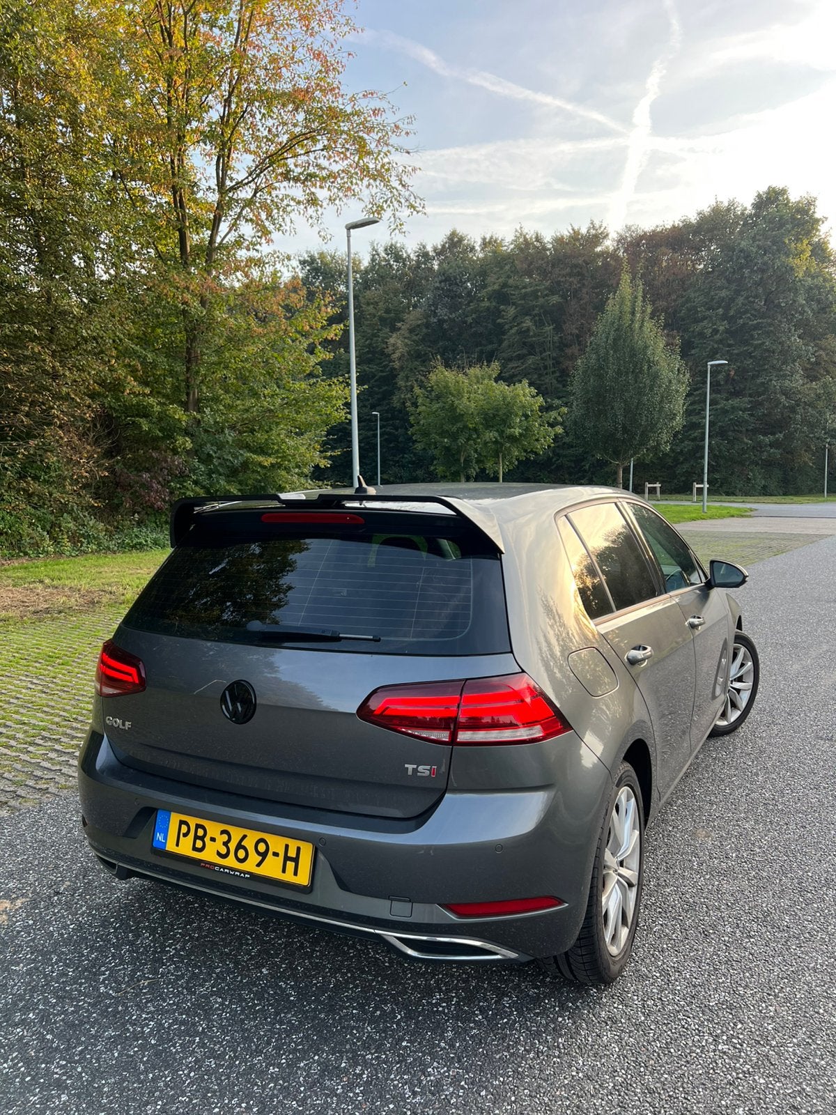 Volkswagen Golf 1.4 TSI 125pk 7-DSG 5D 2017 Grijs, Dealer onderhouden, 125 pk, Euro 6, 4 cilinders