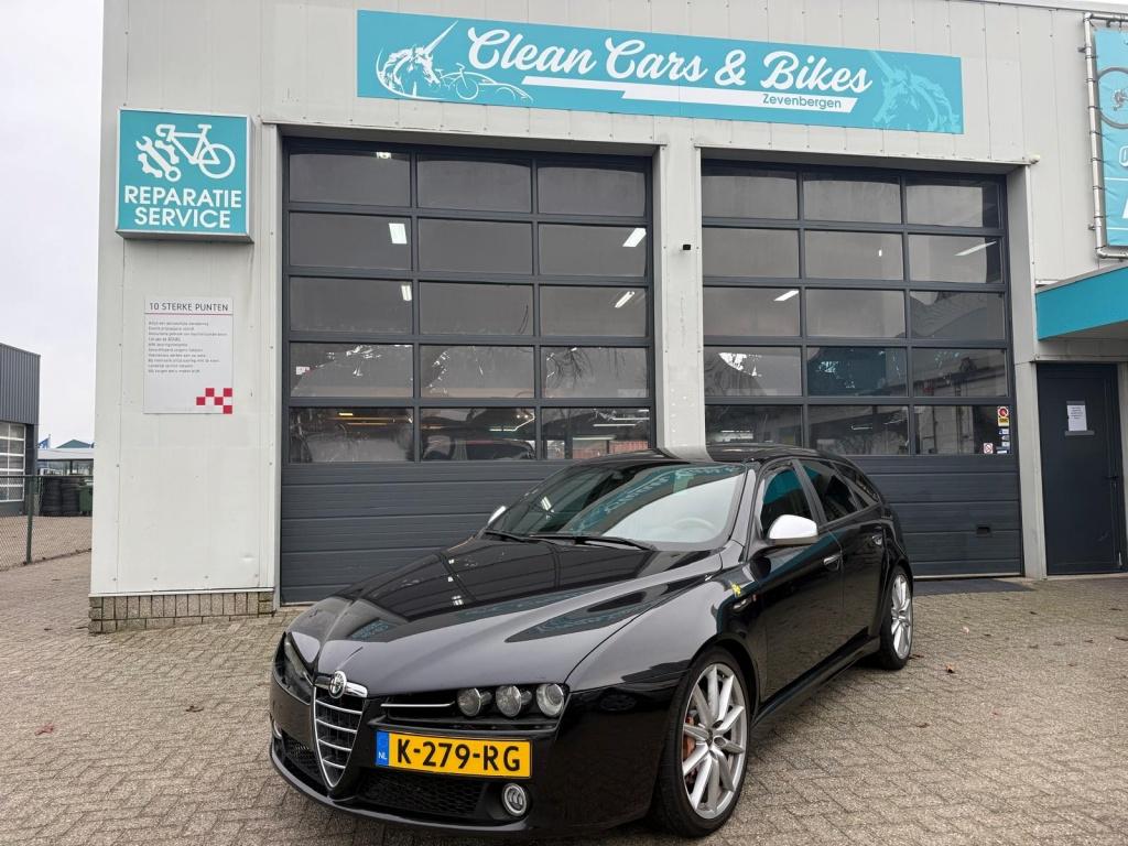 Alfa Romeo 159 Sportwagon loopt 3 cilinders 3.2 JTS Q4 TI, 3195 cc, Zwart, Leder, 1705 kg