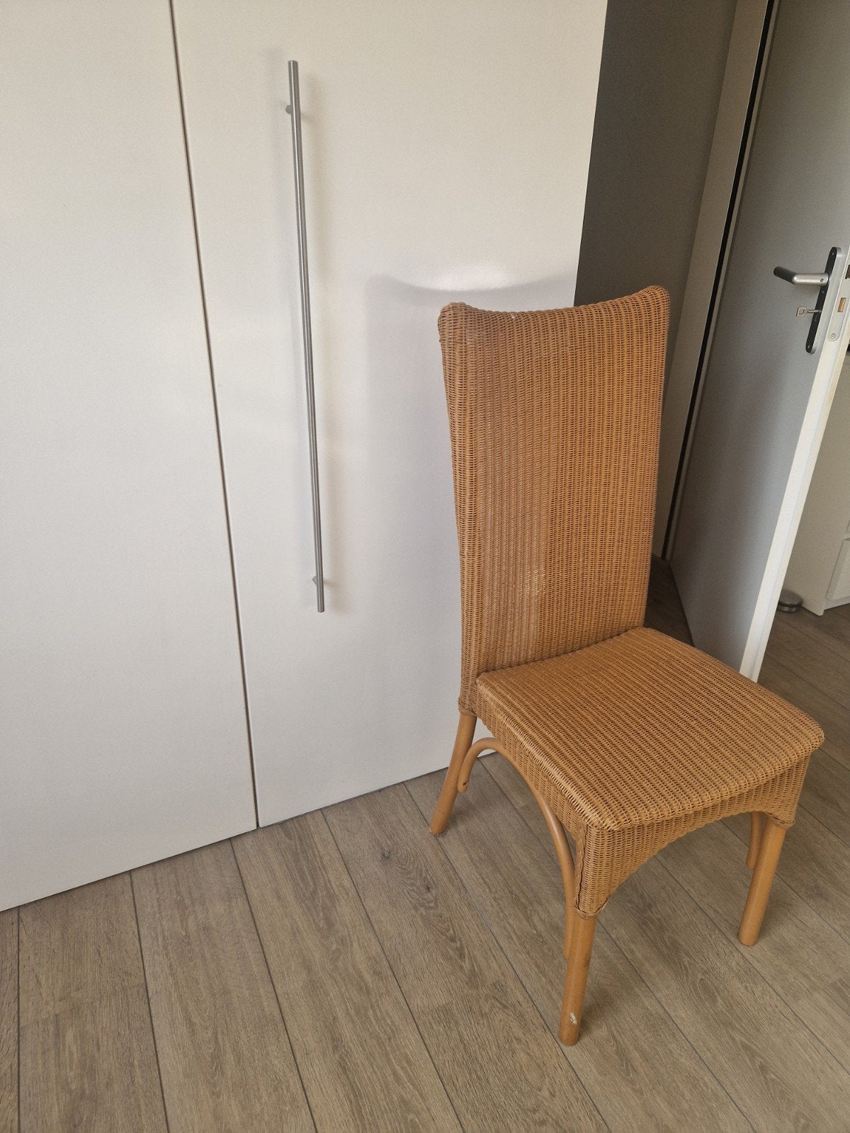 Rotan stoel met hoge rugleuning, Ophalen, Gebruikt, Bruin, Riet of Rotan