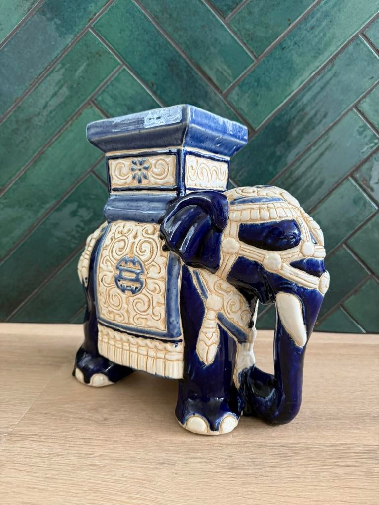 Olifant plantentafeltje van keramiek, Ophalen