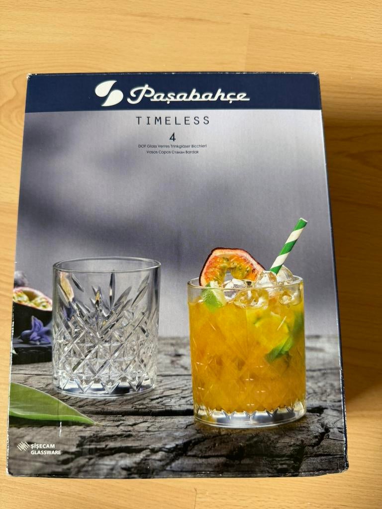4 glazen whiskey glazen nieuw in doos, Ophalen, Zo goed als nieuw