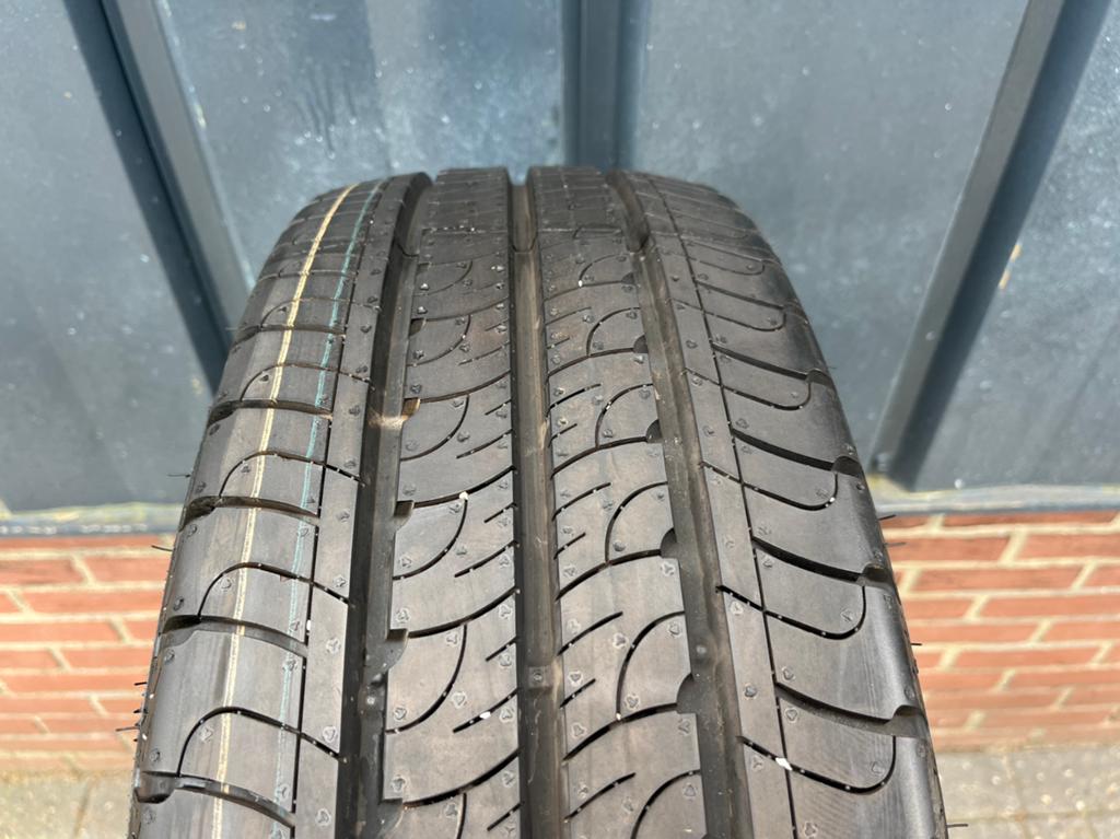 4x 215/65R16C Demo zomerbanden Goodyear, Ophalen, 16 inch, Goodyear, Onbekend