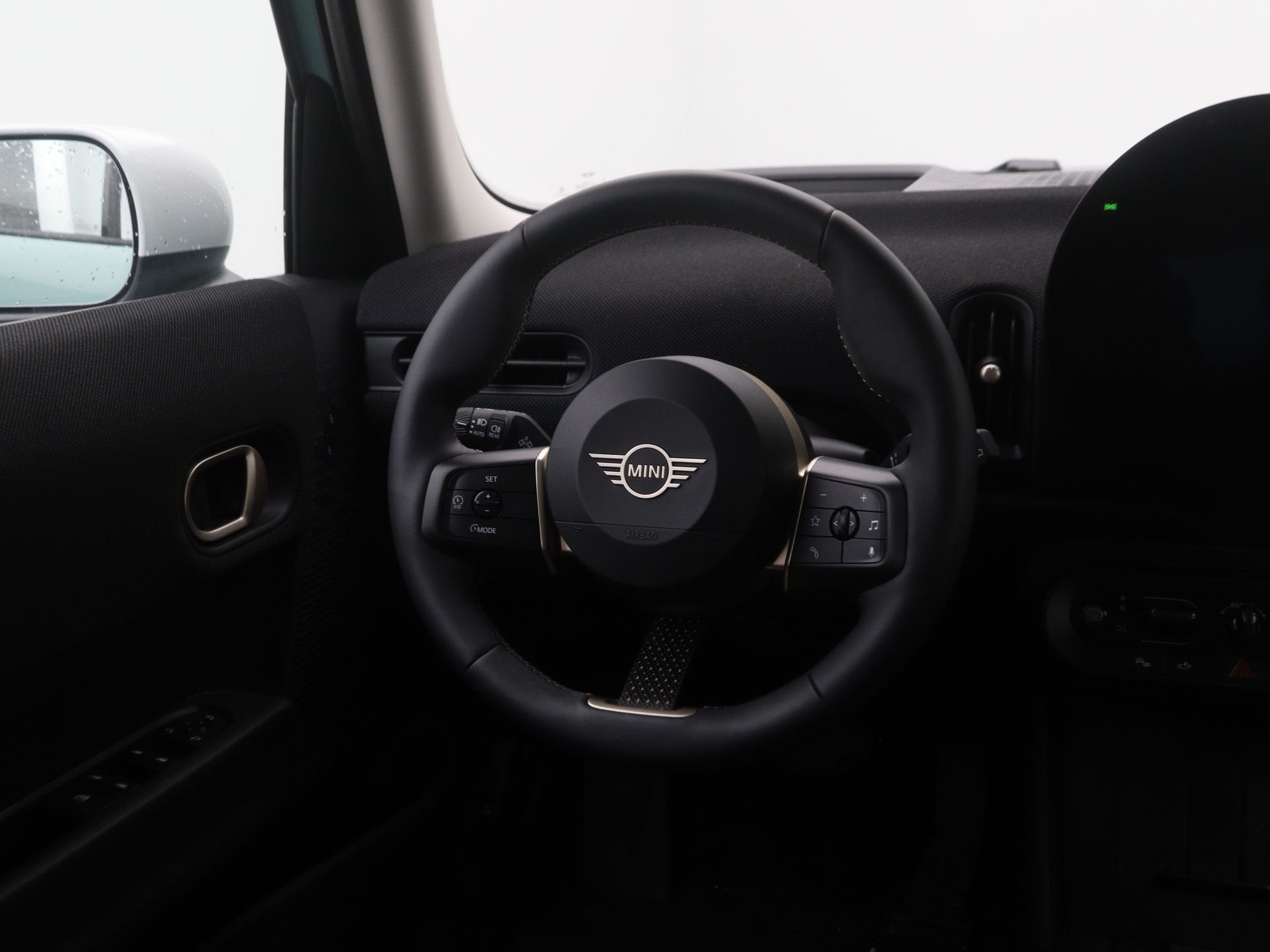 MINI 5-deurs Cooper C Classic Pakket S (bj 2025, automaat), Gebruikt, 156 pk, Met garantie (alle), Leder