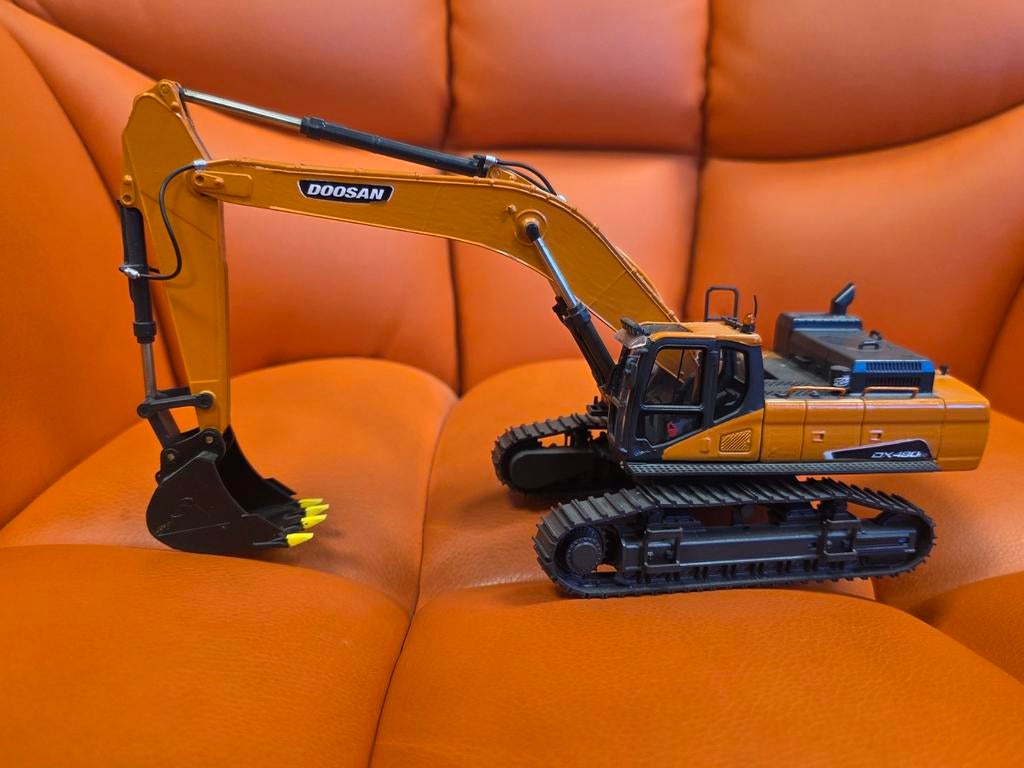 Doosan/Develon DX490LC-5 Graafmachine Model, Hobby en Vrije tijd, Modelauto's | 1:50, Ophalen of Verzenden, Zo goed als nieuw