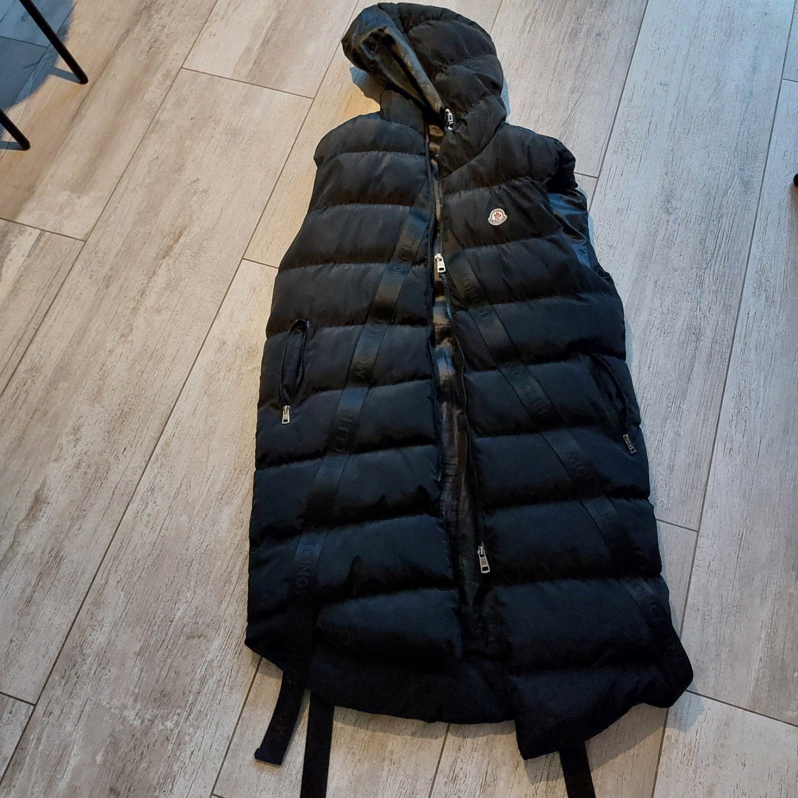 Moncler lange bodywarmer - Zo goed als nieuw, Zwart, Moncler, Maat 42/44 (L), Ophalen of Verzenden