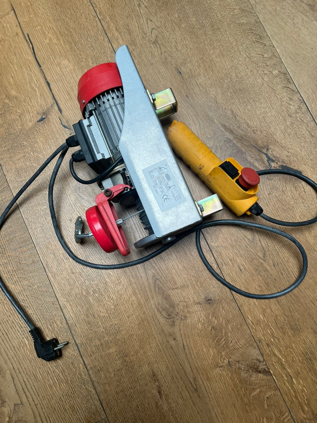 Elektrische lier / Kabeltakel apparaat merk Kinzo, Ophalen, Zo goed als nieuw